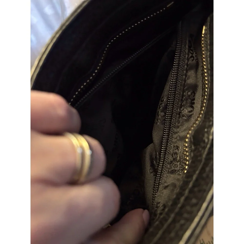 Michael Kor's Hamilton Traveler Messenger